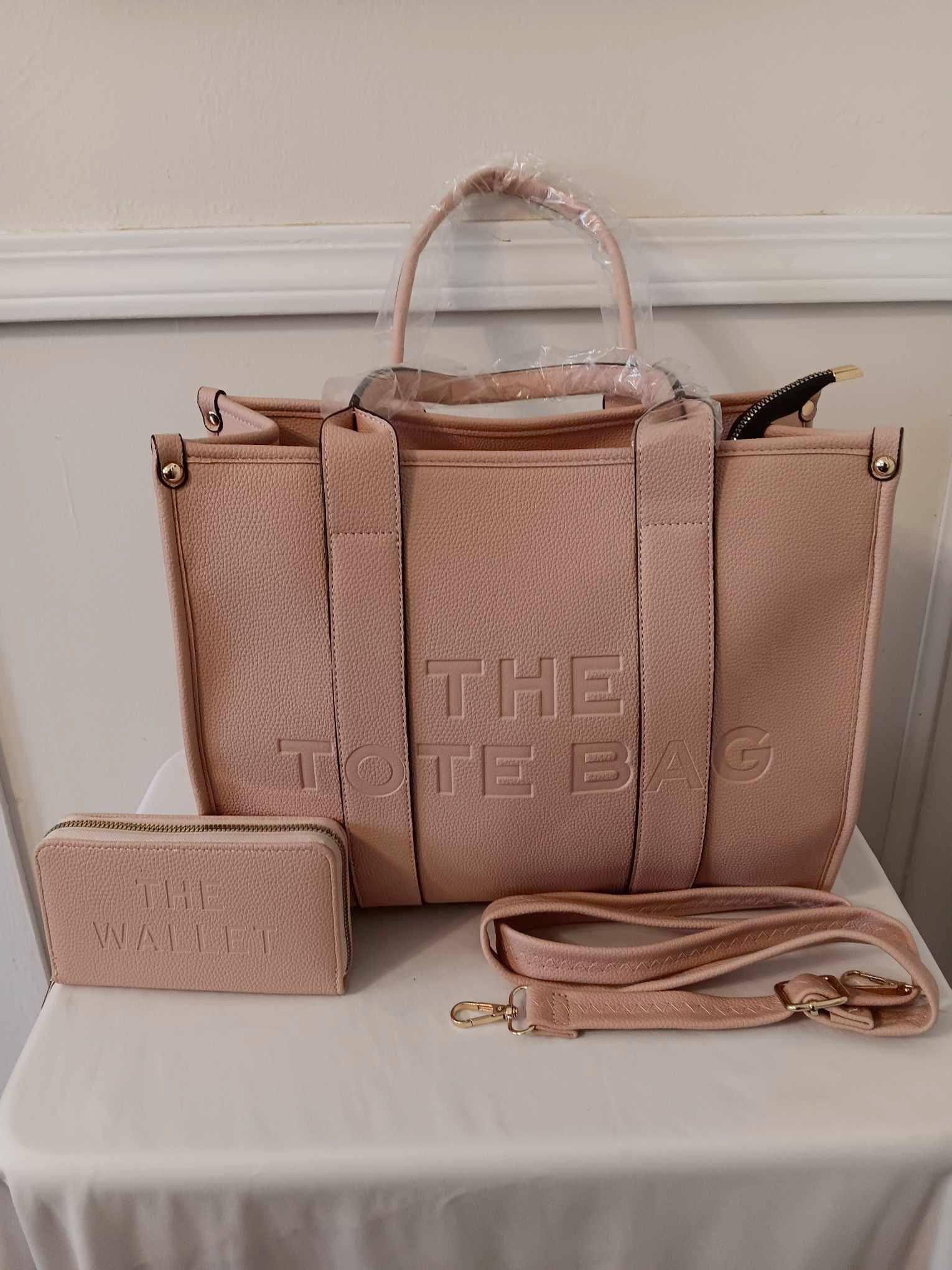 The Tote Bag with wrislet pouch