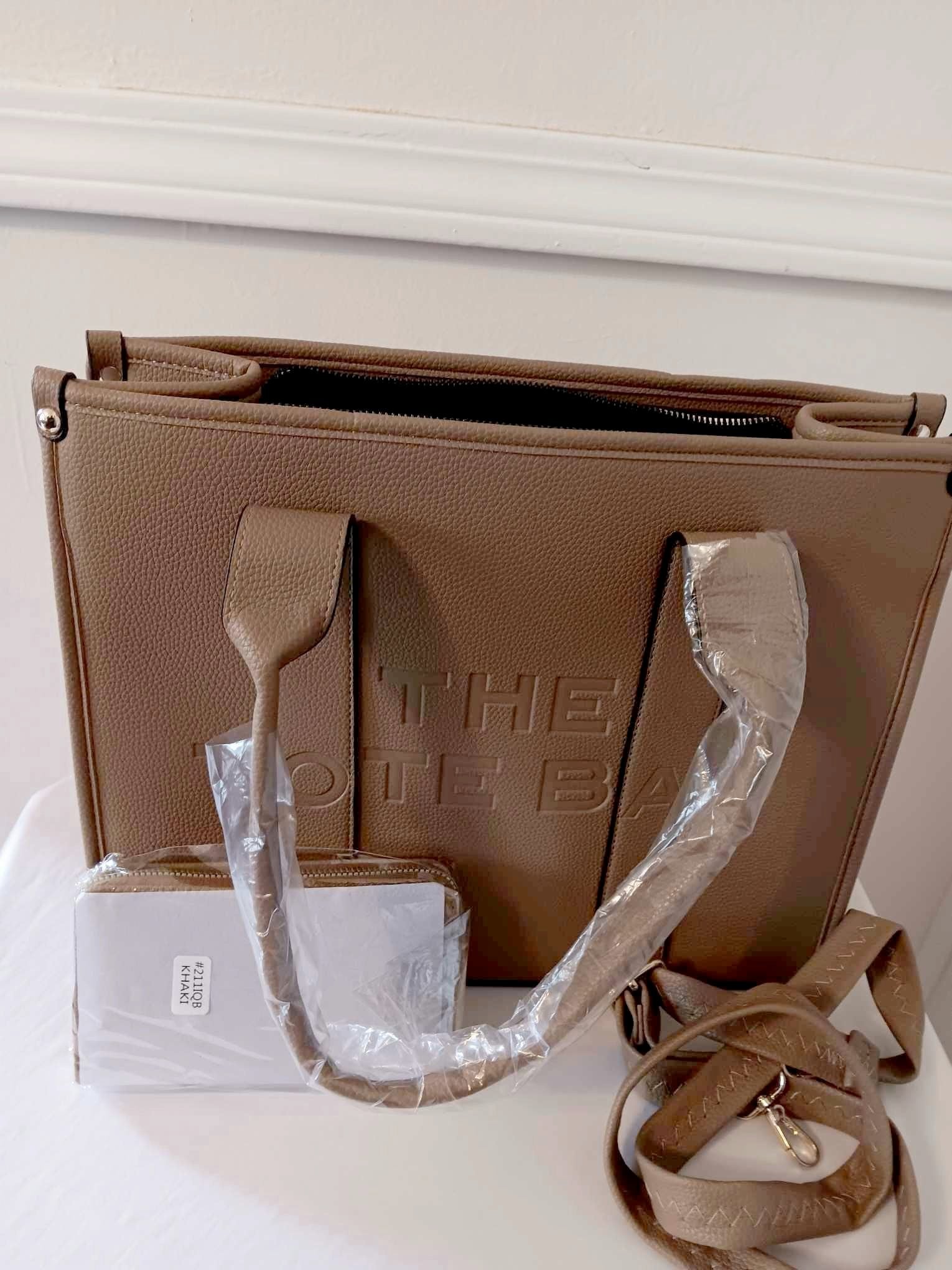 The Tote Bag with wrislet pouch